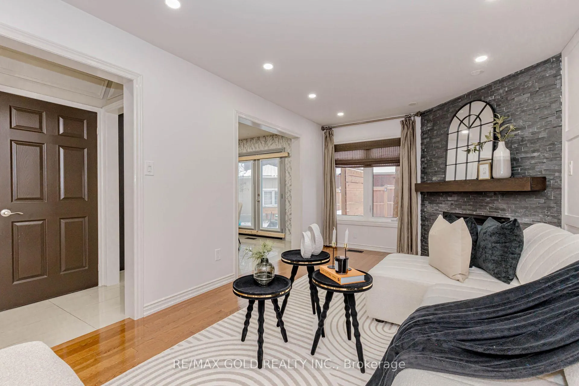 Photo 14 of 38 Esposito Drive, Caledon, Bolton East — HOMEH