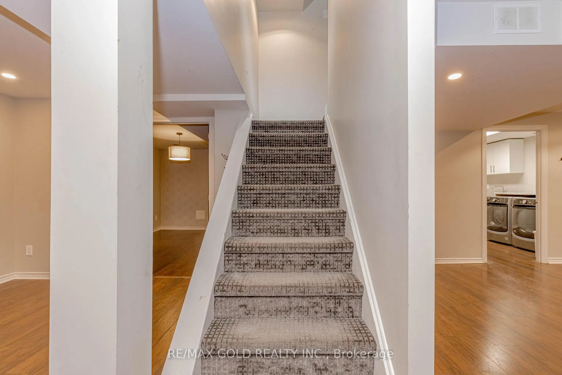 Photo 26 of 38 Esposito Drive, Caledon, Bolton East — HOMEH