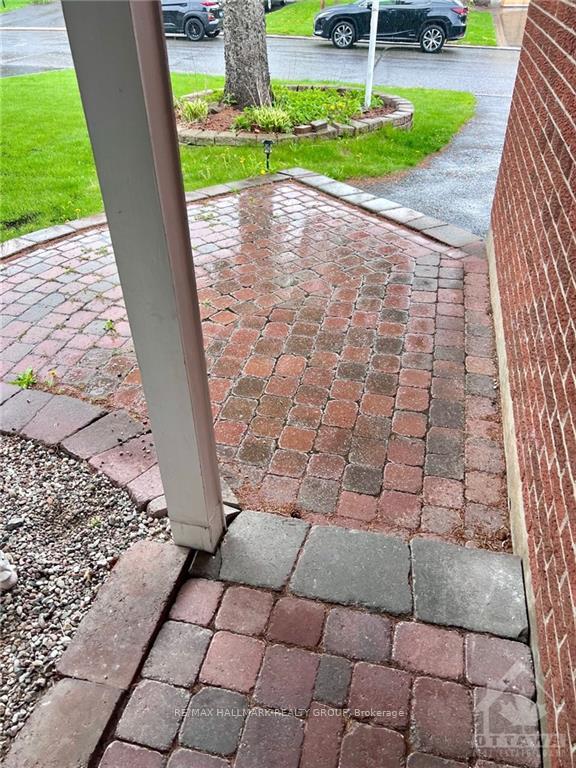 Photo 3 of 40 Stable Way, Ottawa, Kanata - Bridlewood — HOMEH