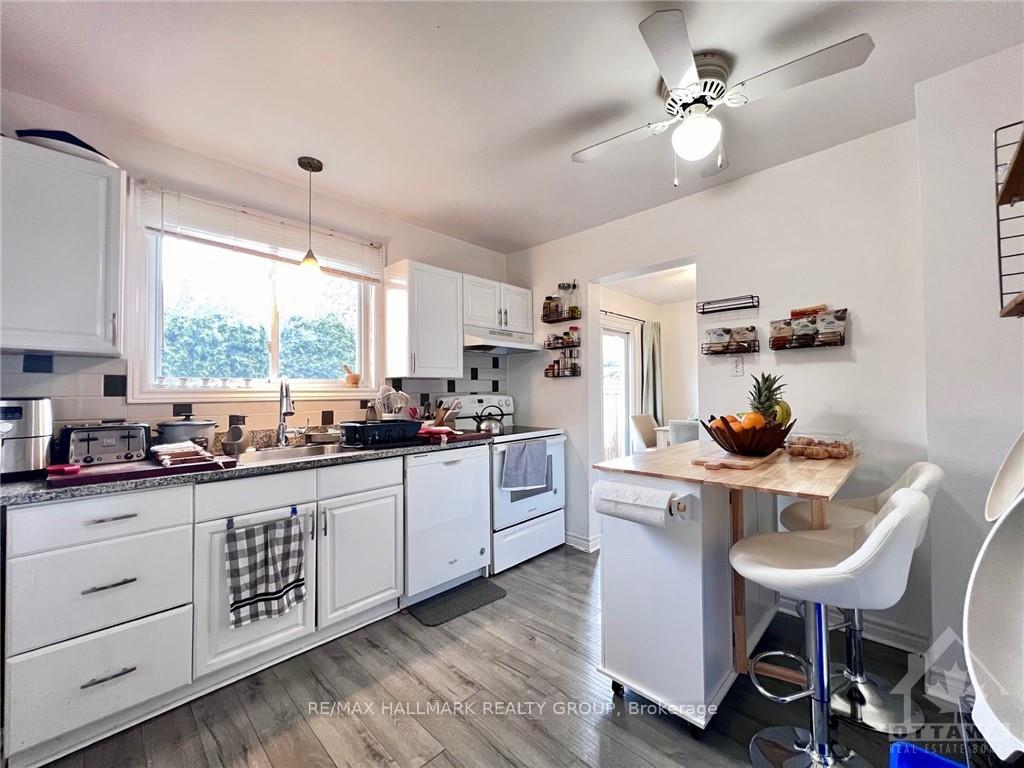 Photo 12 of 40 Stable Way, Ottawa, Kanata - Bridlewood — HOMEH