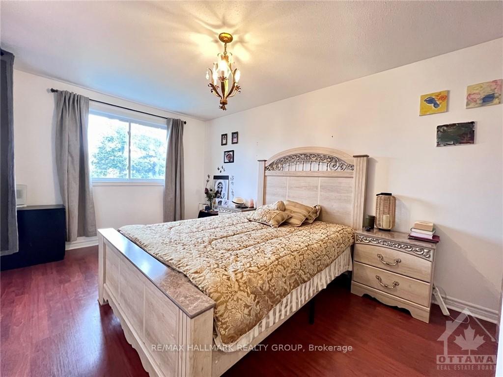 Photo 13 of 40 Stable Way, Ottawa, Kanata - Bridlewood — HOMEH
