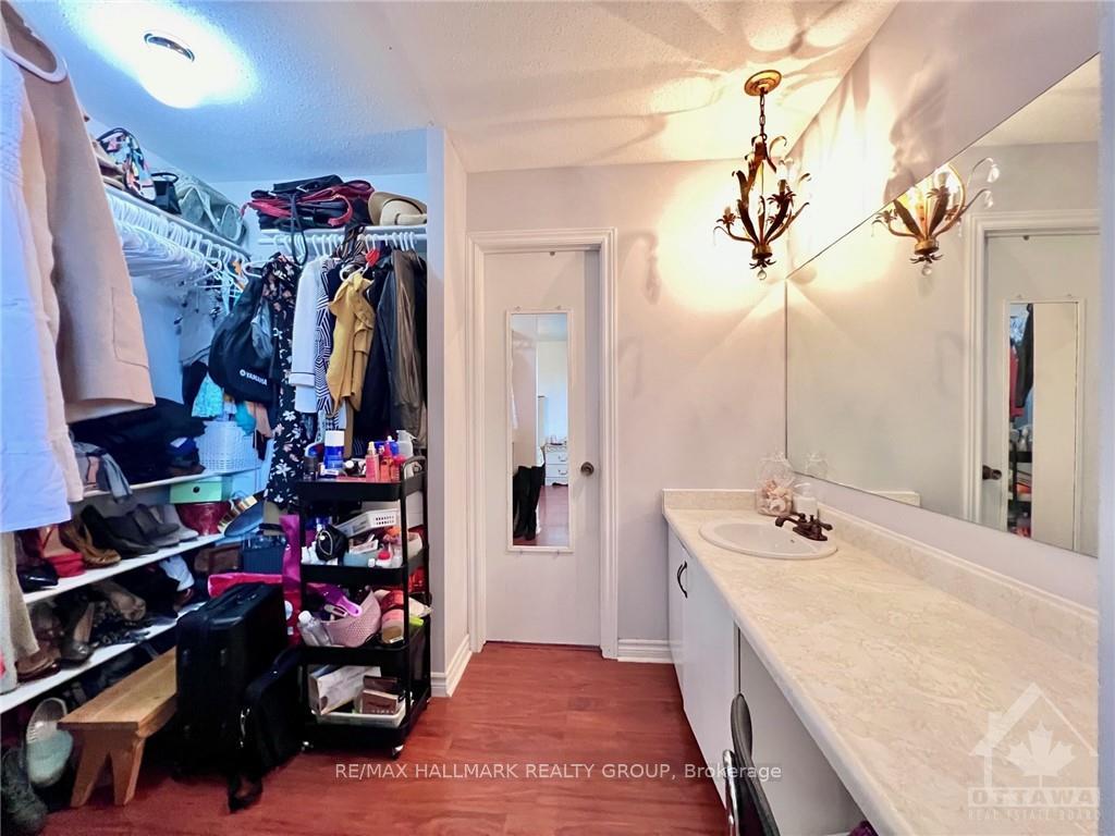 Photo 17 of 40 Stable Way, Ottawa, Kanata - Bridlewood — HOMEH