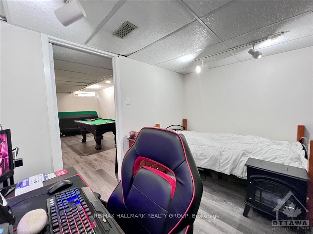 Photo 20 of 40 Stable Way, Ottawa, Kanata - Bridlewood — HOMEH