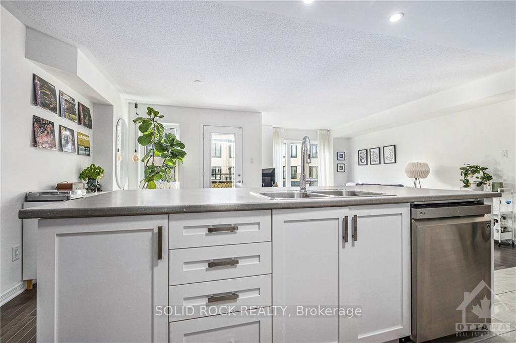 Photo 14 of 804 Element, Ottawa, Kanata - Emerald Meadows/Trailwest — HOMEH