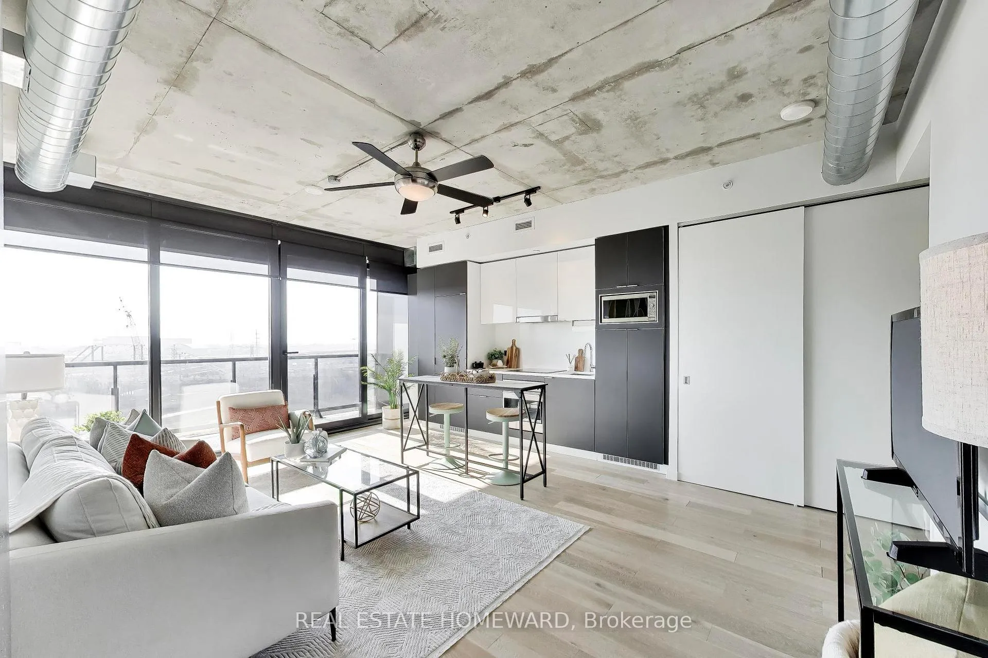 Photo 1 of Unit 1011, 170 Bayview Avenue, Toronto, Moss Park — HOMEH