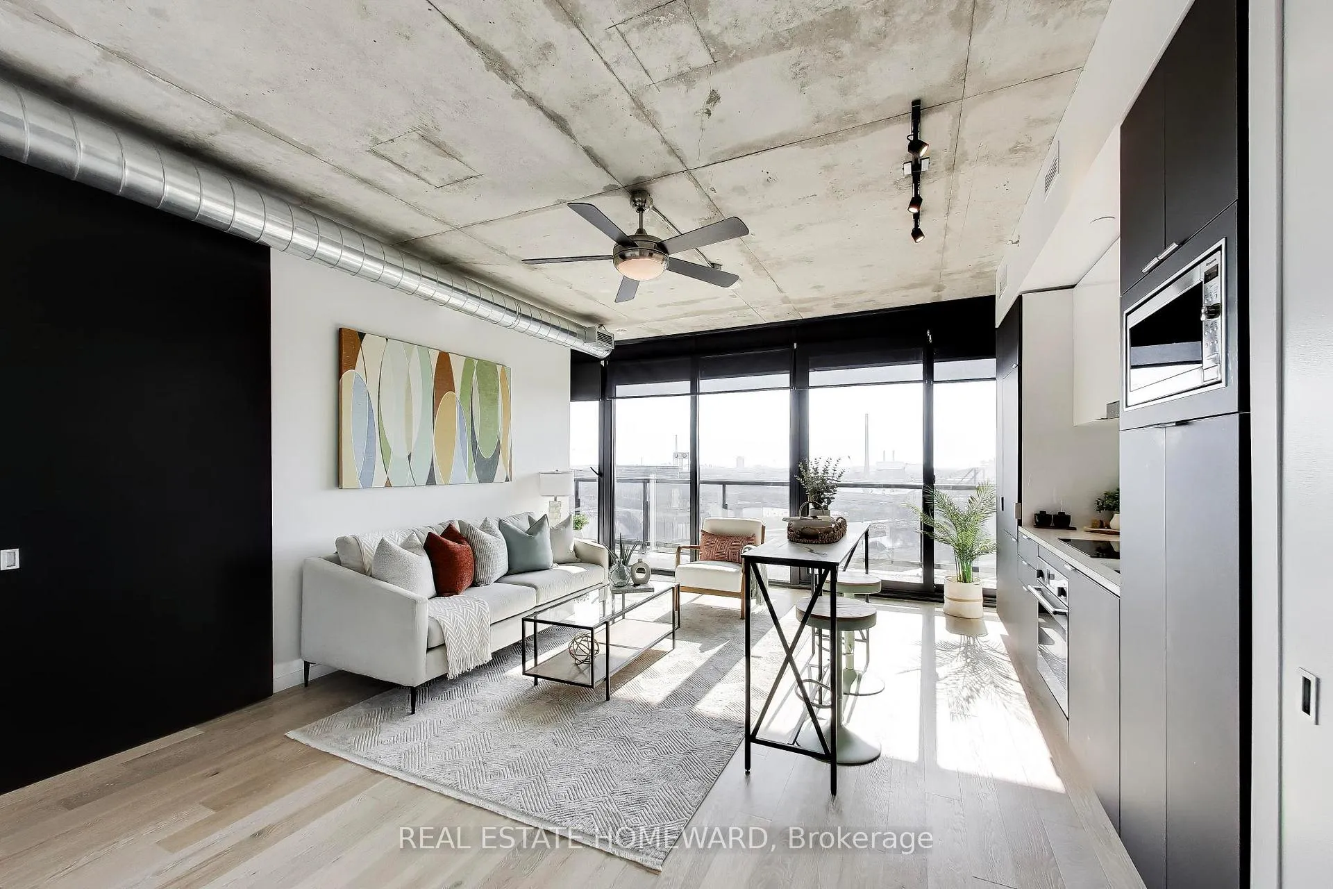 Photo 2 of Unit 1011, 170 Bayview Avenue, Toronto, Moss Park — HOMEH