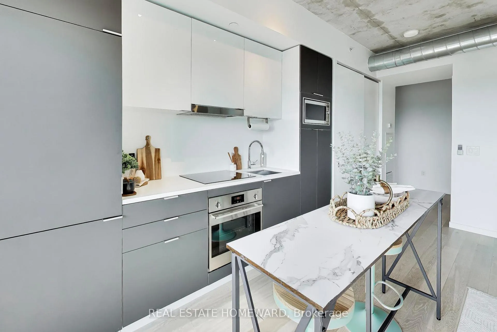 Photo 5 of Unit 1011, 170 Bayview Avenue, Toronto, Moss Park — HOMEH