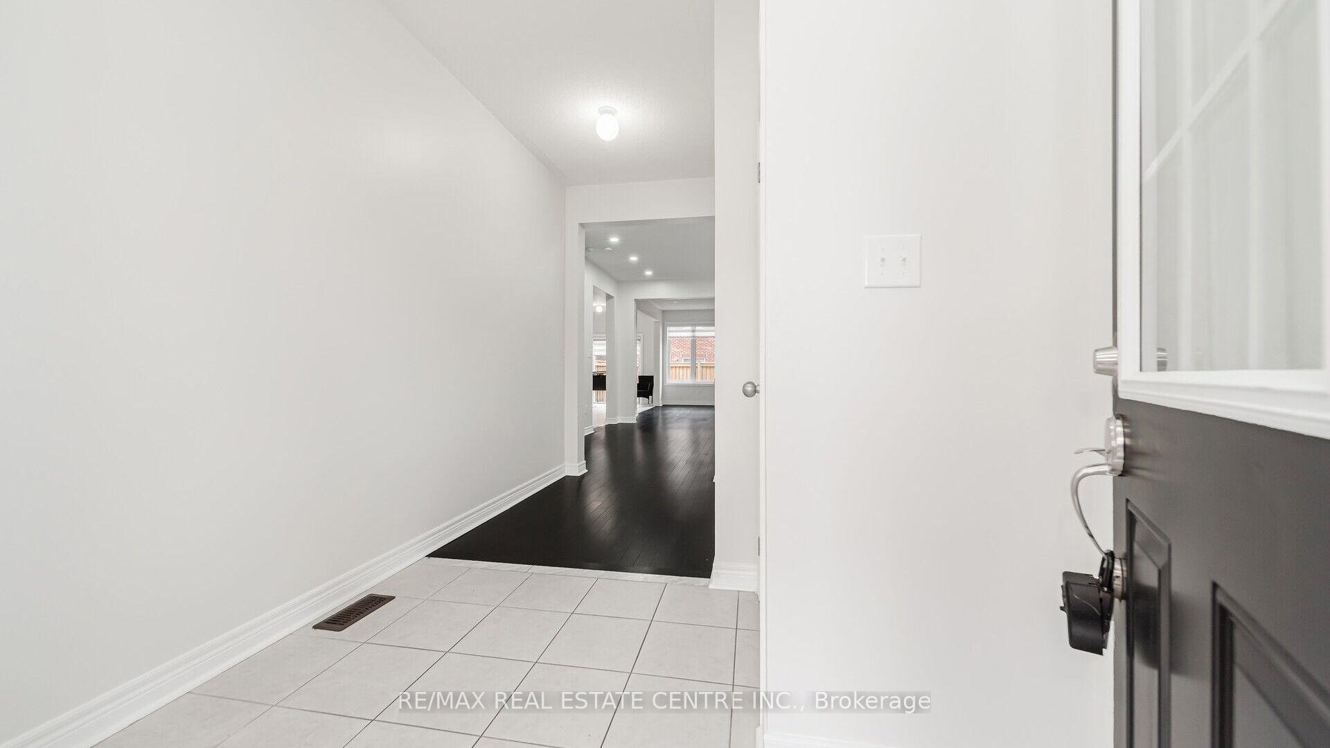 Photo 5 of 510 Downes Jackson Heights, Milton, Harrison — HOMEH