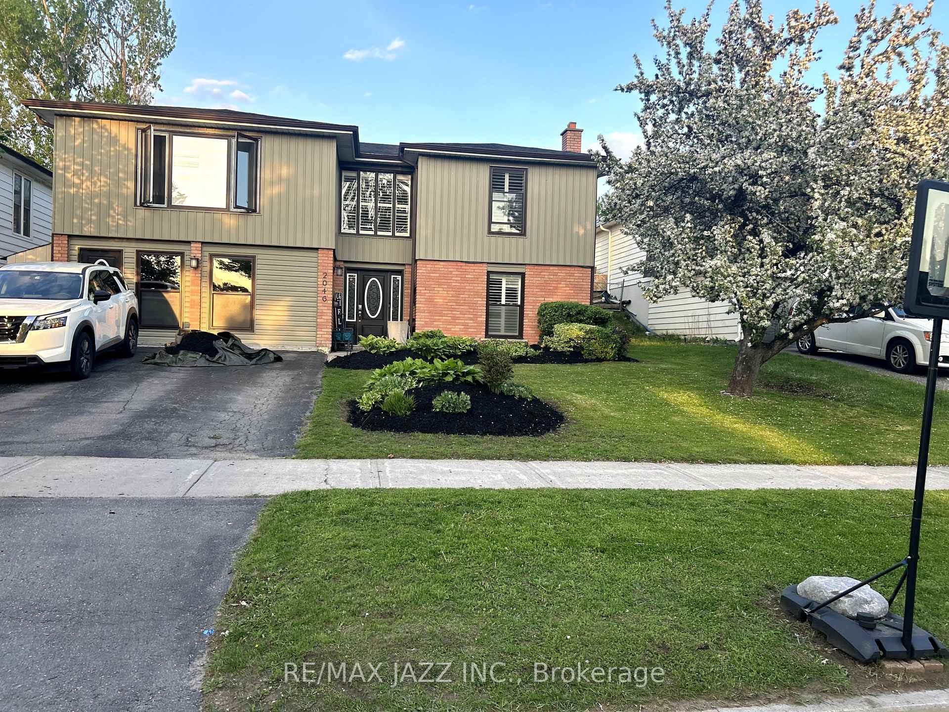 Front of 2046 Meadowview Road