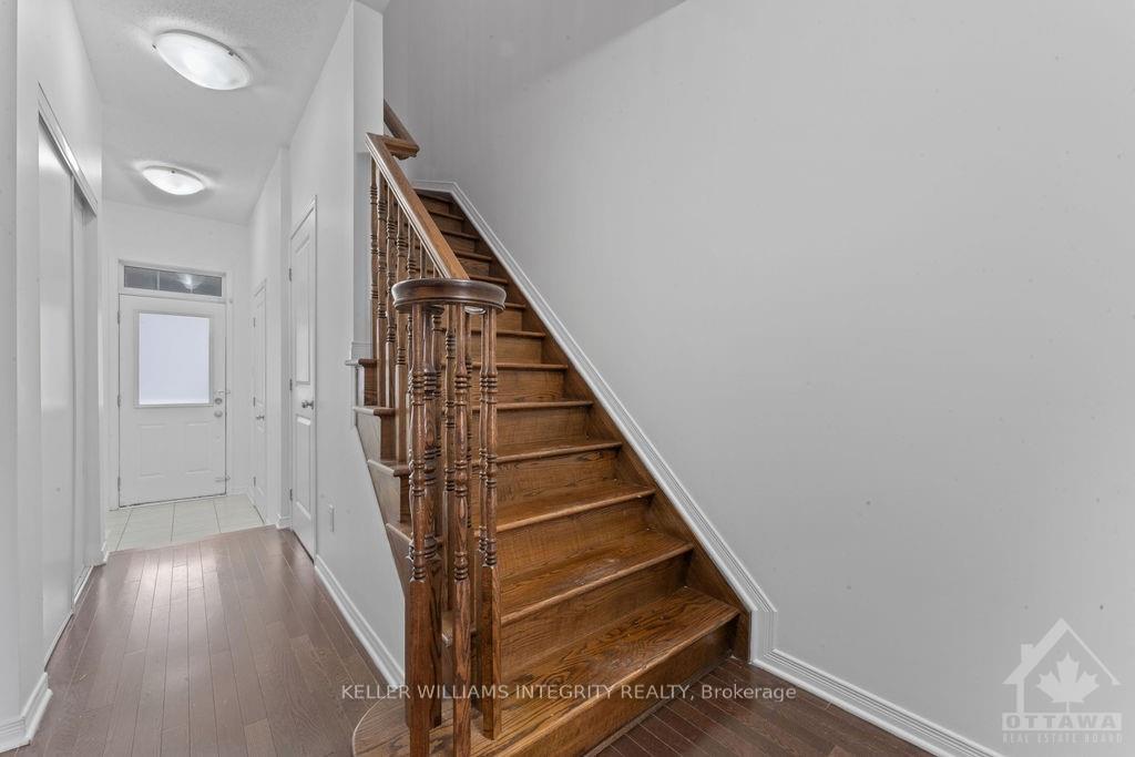 Photo 4 of 111 Westphalian Avenue, Ottawa, Kanata - Emerald Meadows/Trailwest — HOMEH