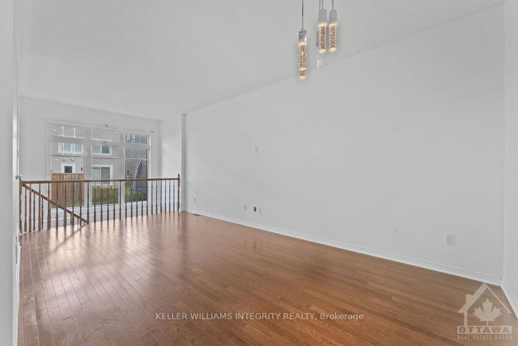 Photo 6 of 111 Westphalian Avenue, Ottawa, Kanata - Emerald Meadows/Trailwest — HOMEH