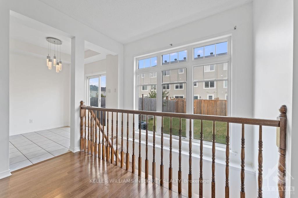 Photo 8 of 111 Westphalian Avenue, Ottawa, Kanata - Emerald Meadows/Trailwest — HOMEH
