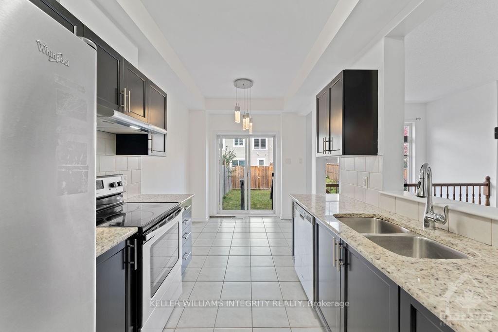 Photo 11 of 111 Westphalian Avenue, Ottawa, Kanata - Emerald Meadows/Trailwest — HOMEH