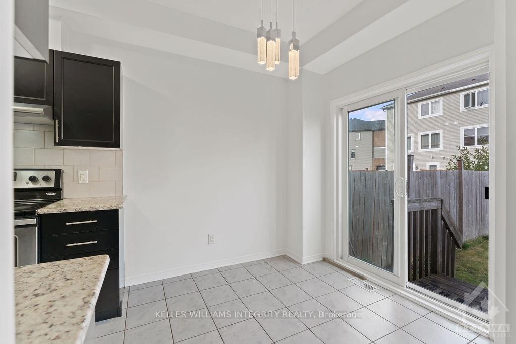 Photo 13 of 111 Westphalian Avenue, Ottawa, Kanata - Emerald Meadows/Trailwest — HOMEH