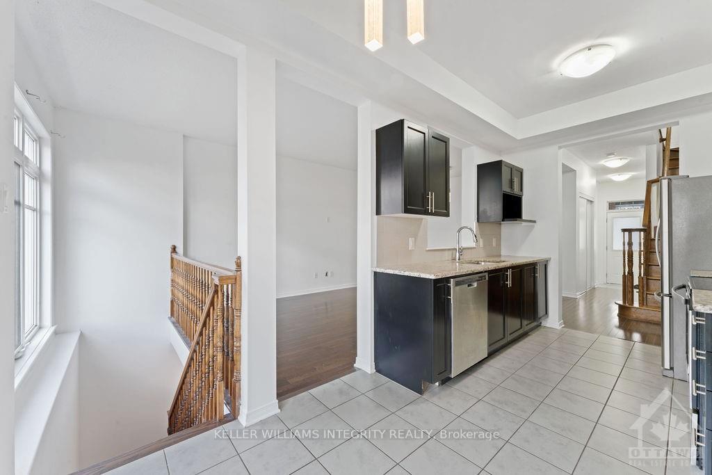 Photo 16 of 111 Westphalian Avenue, Ottawa, Kanata - Emerald Meadows/Trailwest — HOMEH