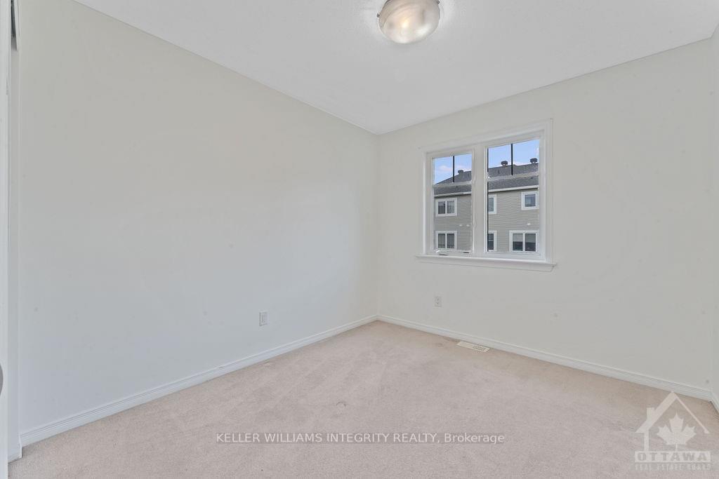 Photo 19 of 111 Westphalian Avenue, Ottawa, Kanata - Emerald Meadows/Trailwest — HOMEH