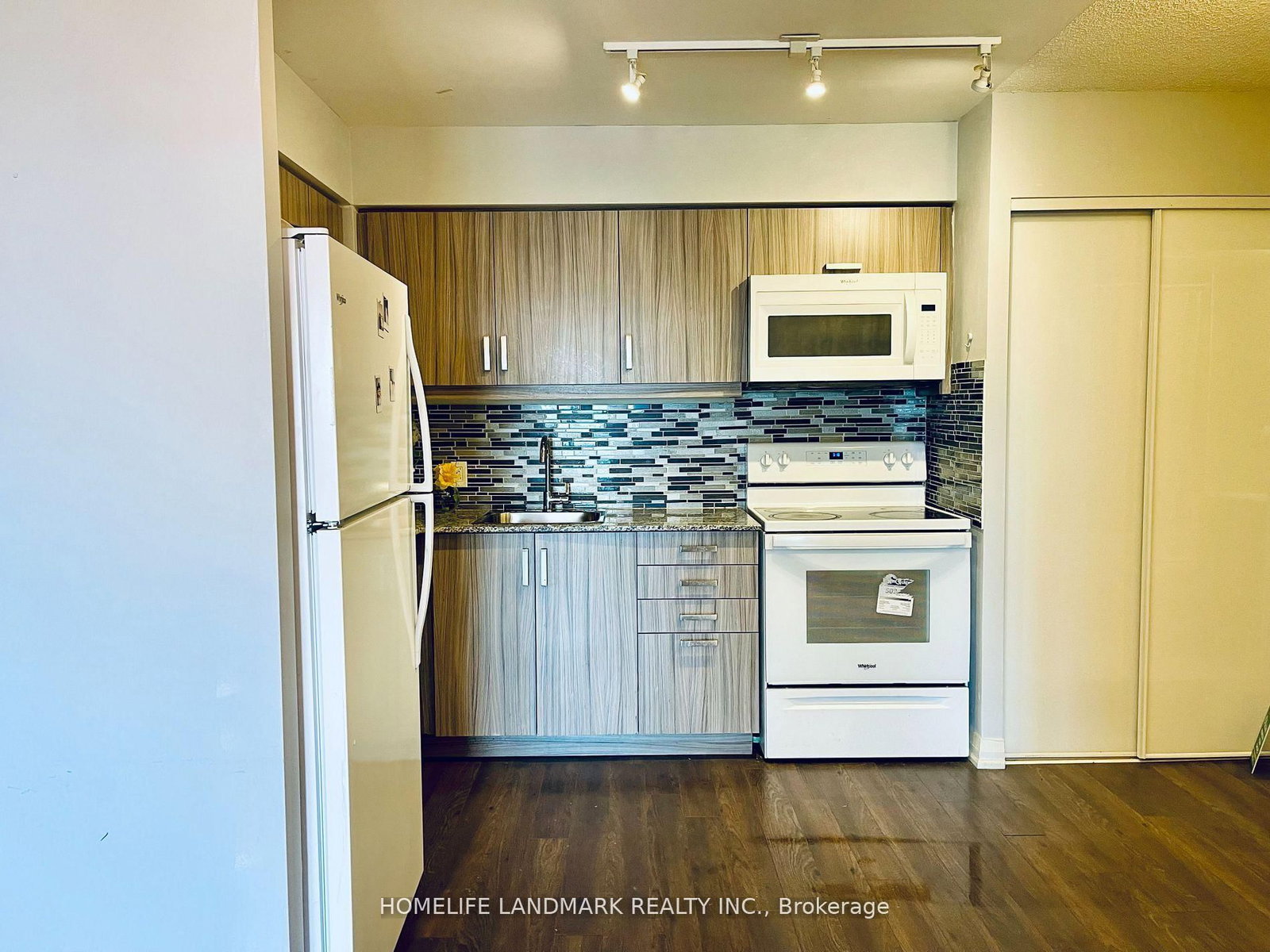 Photo 7 of Unit 2406, 30 Meadowglen Pl, Scarborough, Woburn — HOMEH