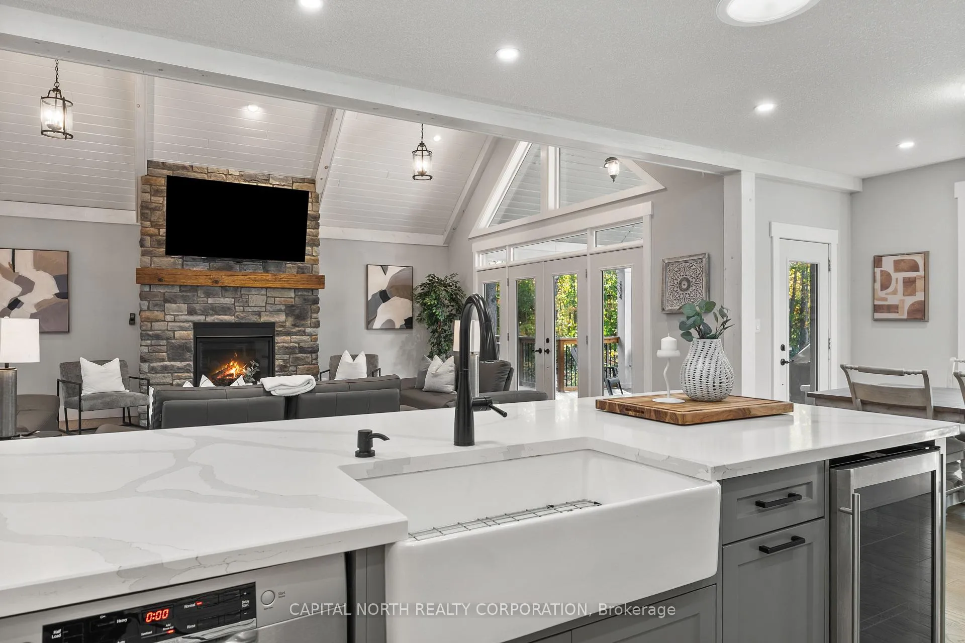 Photo 15 of 3496 Crescent Harbour Road, Innisfil, Rural Innisfil — HOMEH