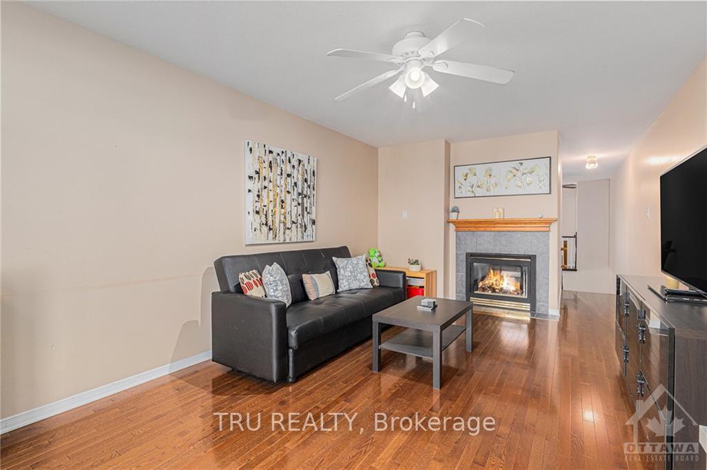 Photo 7 of 17 Newcastle Avenue, Ottawa, Kanata - Morgan's Grant/South March — HOMEH