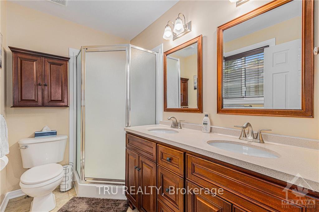 Photo 9 of 17 Newcastle Avenue, Ottawa, Kanata - Morgan's Grant/South March — HOMEH