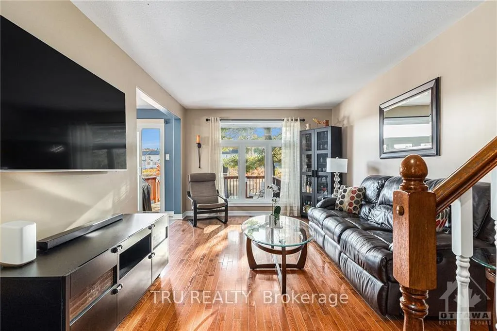 Photo 15 of 17 Newcastle Avenue, Ottawa, Kanata - Morgan's Grant/South March — HOMEH