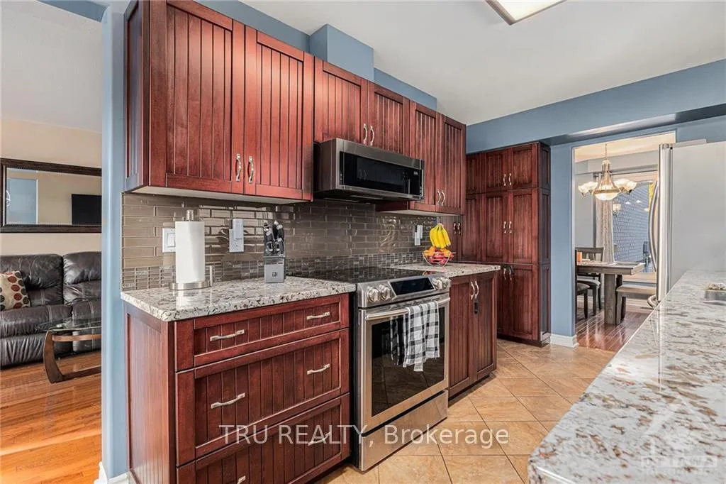 Photo 17 of 17 Newcastle Avenue, Ottawa, Kanata - Morgan's Grant/South March — HOMEH