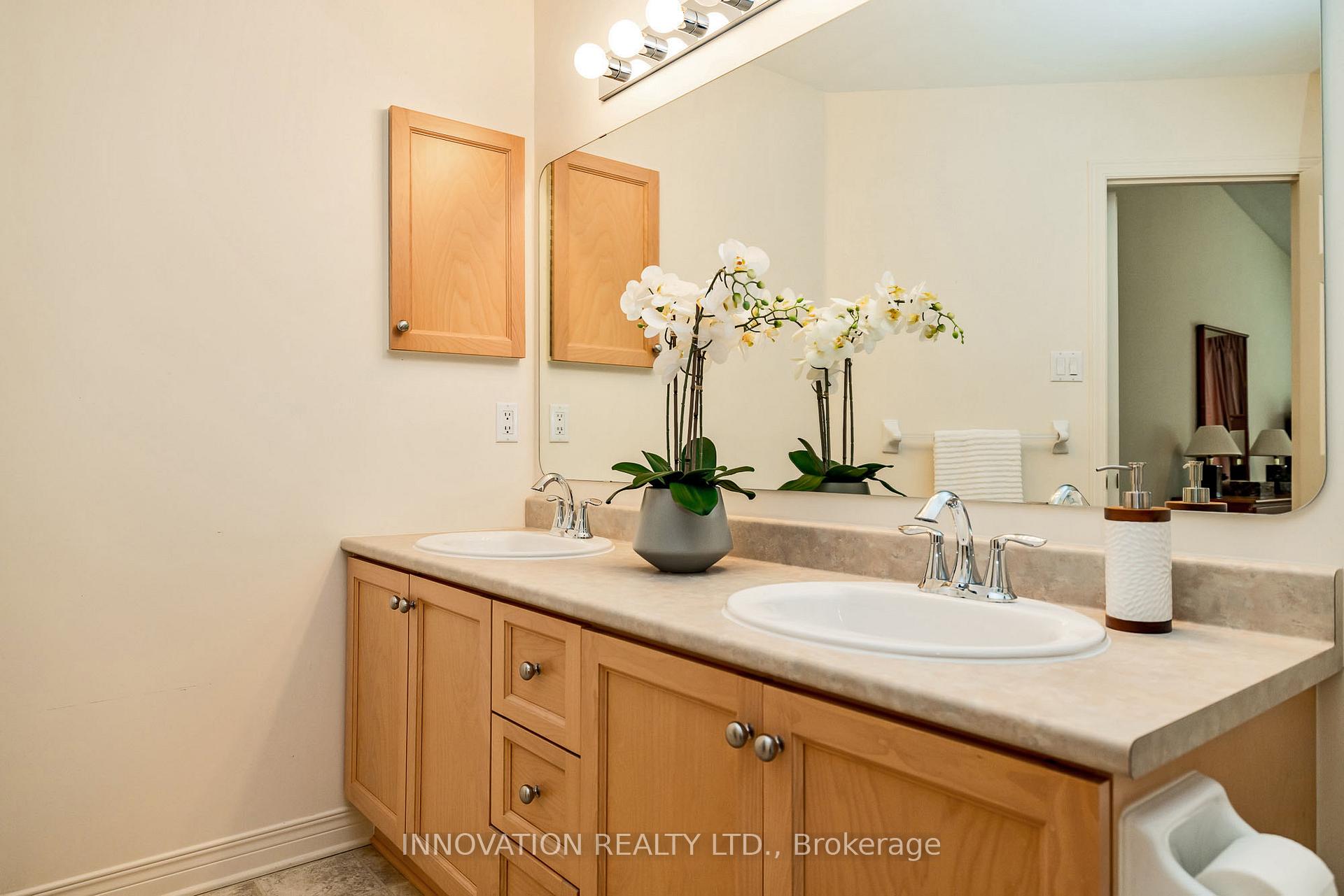 Photo 7 of 8 Nighthawk Crescent, Ottawa, Kanata - Bridlewood — HOMEH