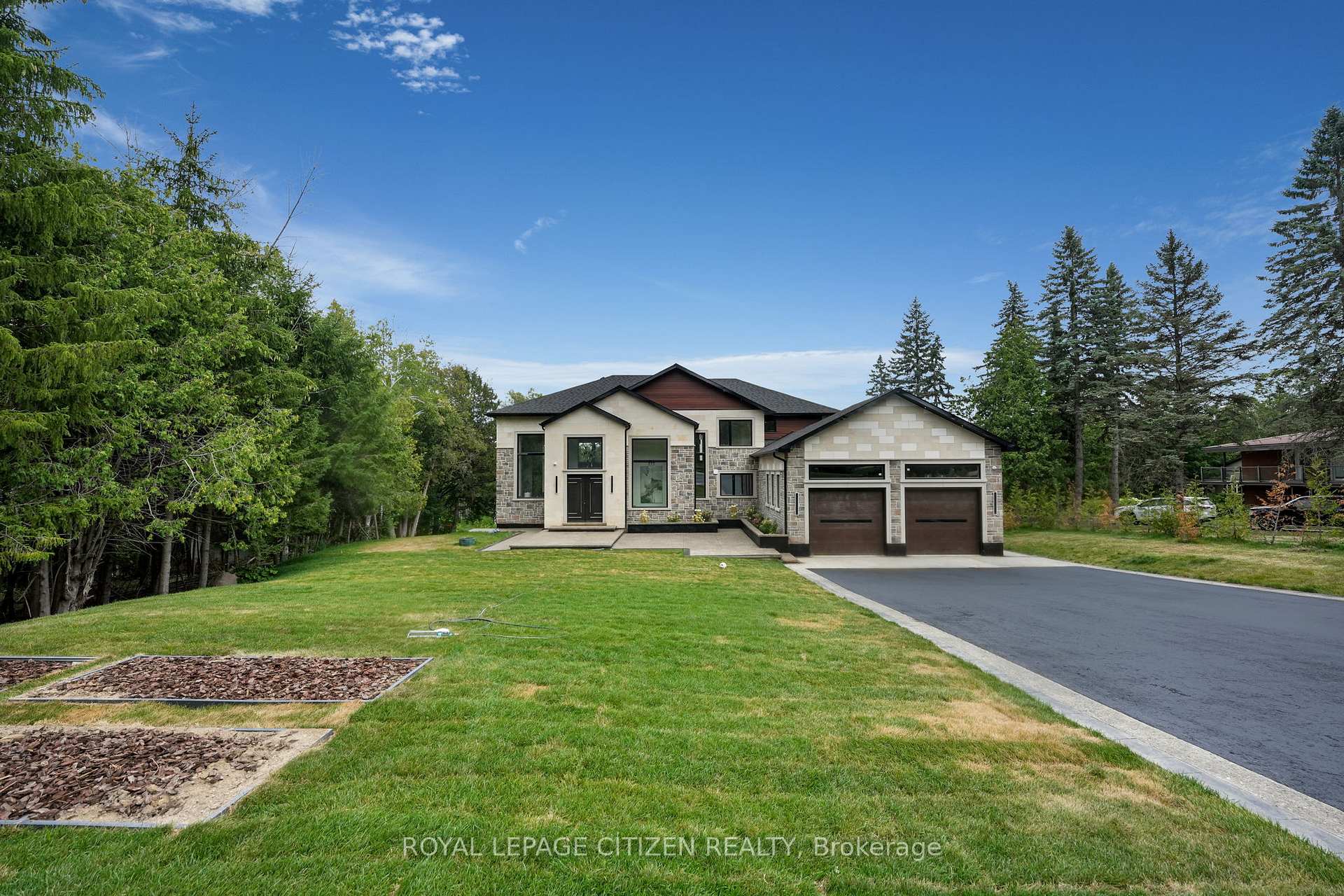 Photo 2 of 14 Cedar Drive, Caledon, Rural Caledon — HOMEH