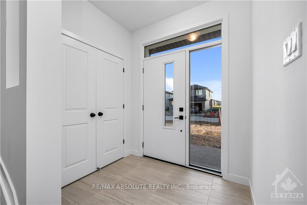 Photo 2 of 142 Boulonnais Grove, Ottawa, Kanata - Emerald Meadows/Trailwest — HOMEH
