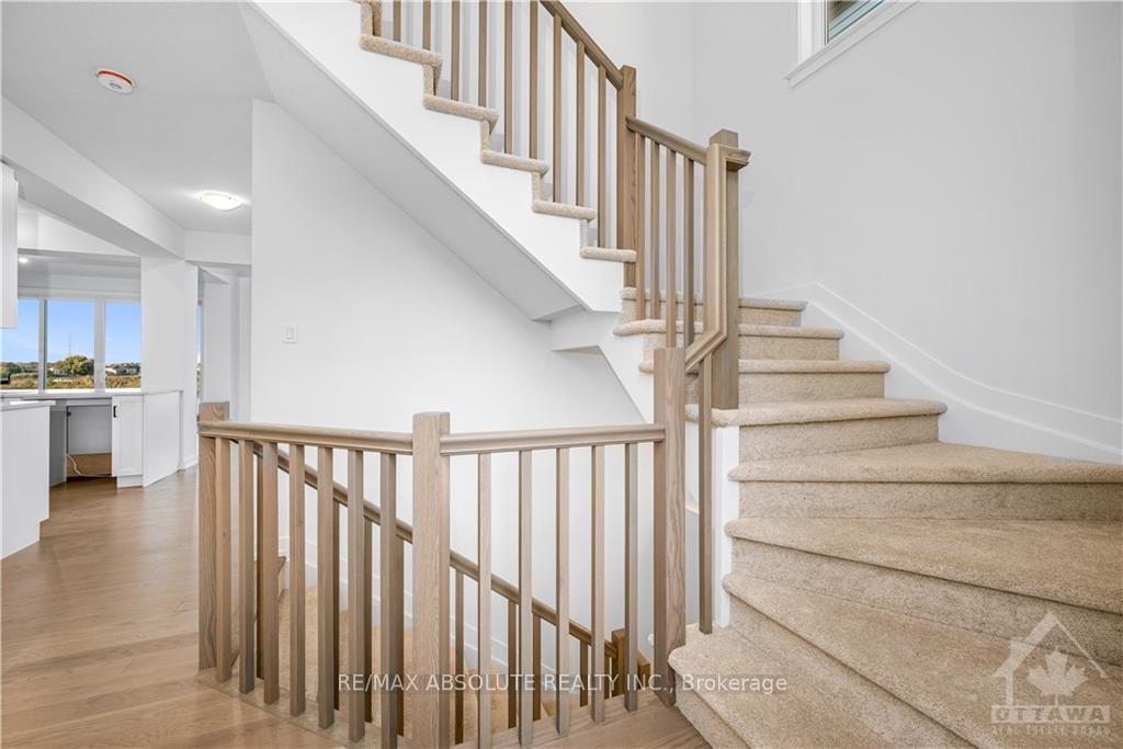 Photo 3 of 142 Boulonnais Grove, Ottawa, Kanata - Emerald Meadows/Trailwest — HOMEH
