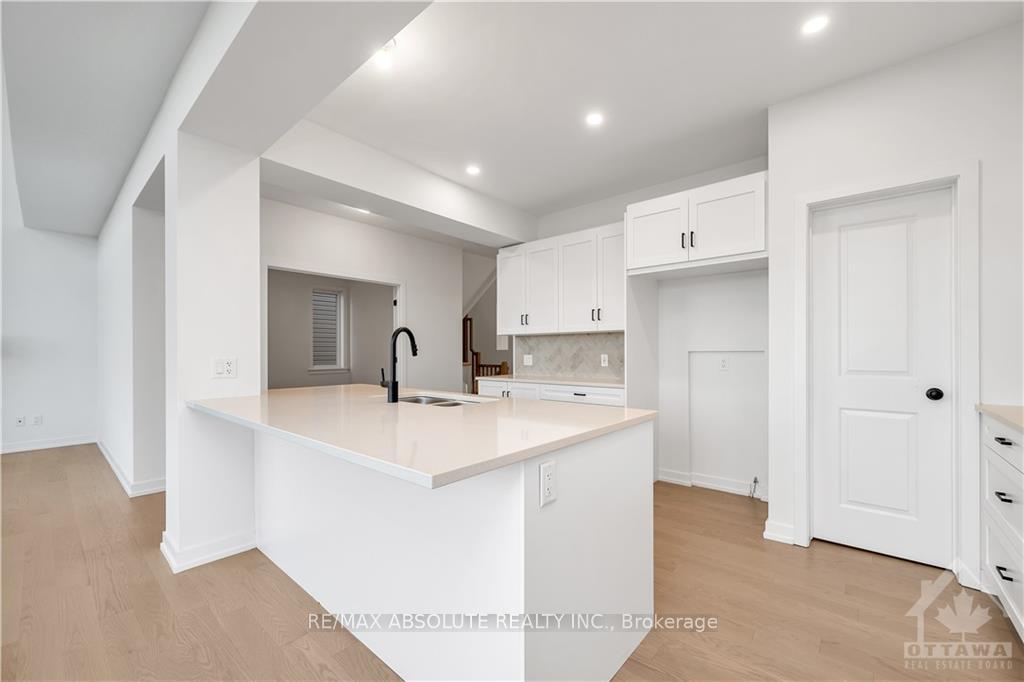 Photo 4 of 142 Boulonnais Grove, Ottawa, Kanata - Emerald Meadows/Trailwest — HOMEH