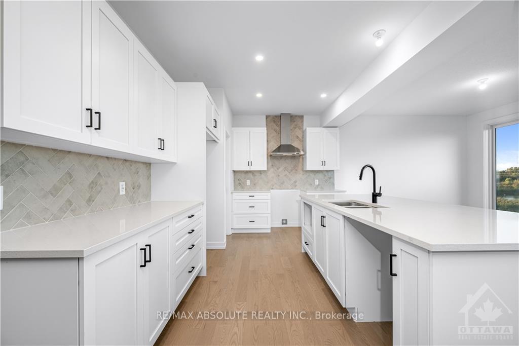 Photo 6 of 142 Boulonnais Grove, Ottawa, Kanata - Emerald Meadows/Trailwest — HOMEH