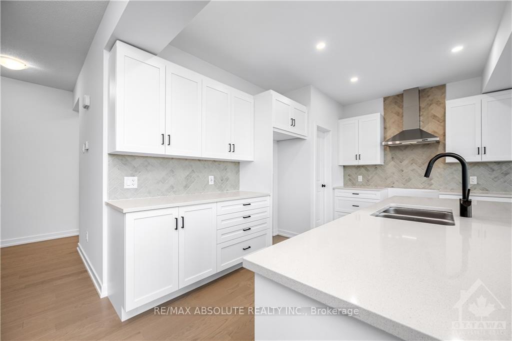 Photo 8 of 142 Boulonnais Grove, Ottawa, Kanata - Emerald Meadows/Trailwest — HOMEH