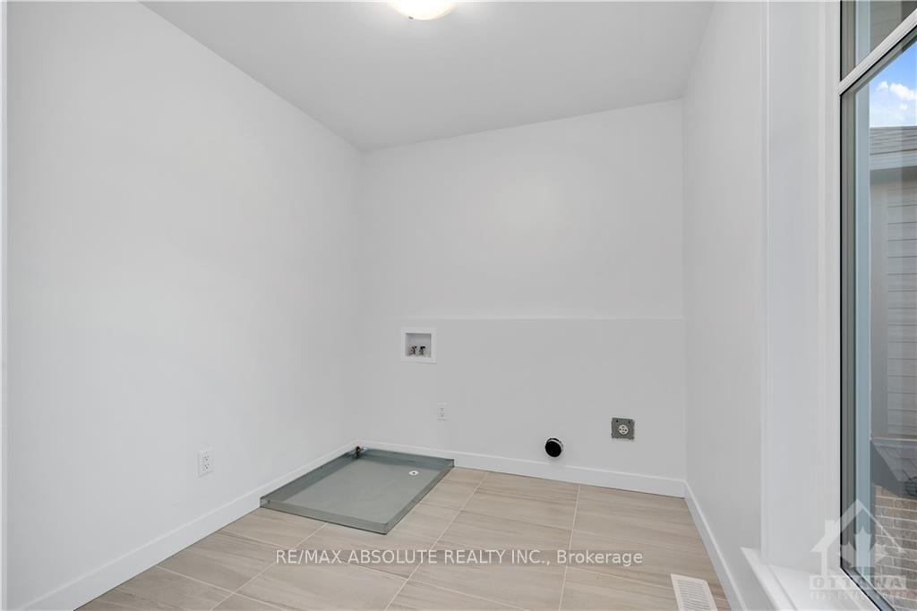 Photo 18 of 142 Boulonnais Grove, Ottawa, Kanata - Emerald Meadows/Trailwest — HOMEH