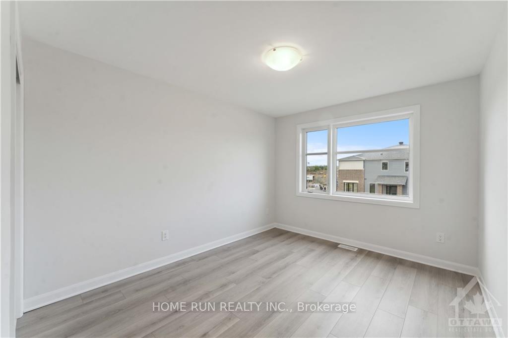 Photo 19 of 429 Silicon Way, Ottawa, Kanata - Morgan's Grant/South March — HOMEH