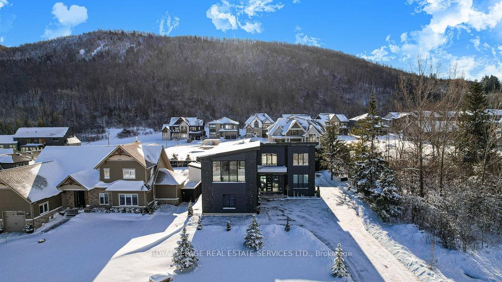 Photo 1 of 118 Barton Boulevard, Blue Mountains — HOMEH