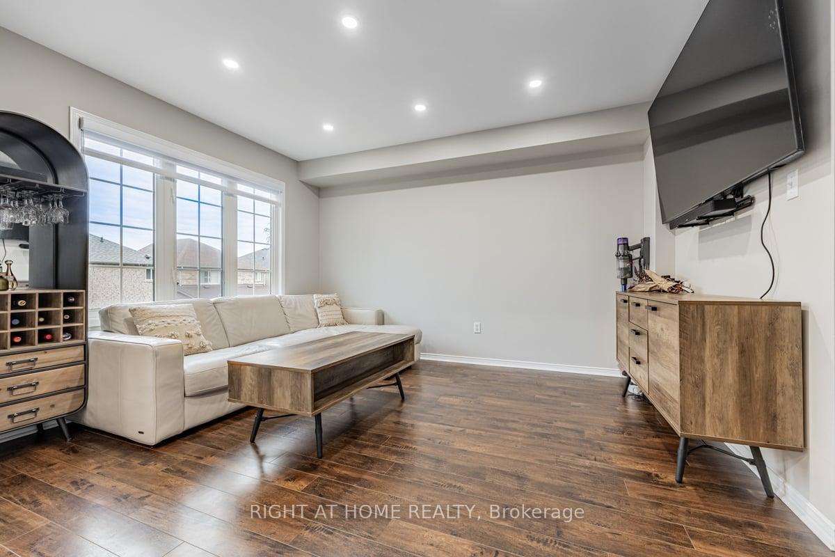 Photo 10 of 1199 Chapman Crescent, Milton, Clarke — HOMEH