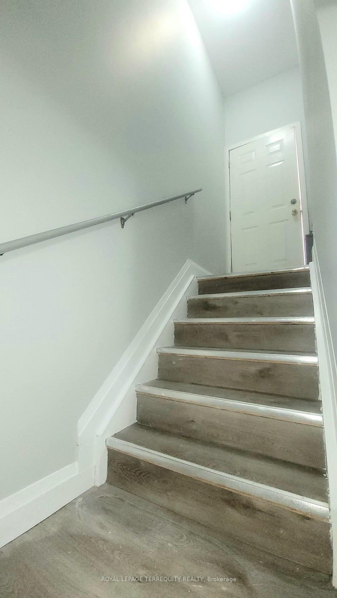Photo 9 of 27 Watson Drive, Barrie, East Bayfield — HOMEH