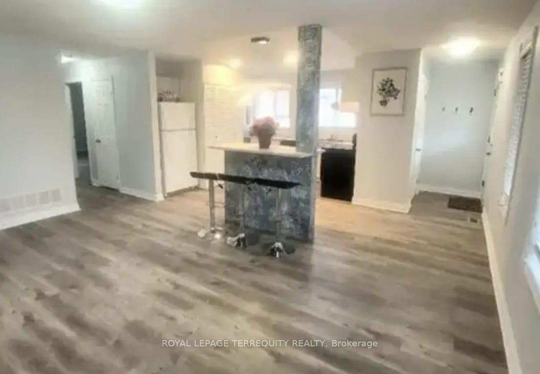 Photo 8 of 27 Watson Drive, Barrie, East Bayfield — HOMEH