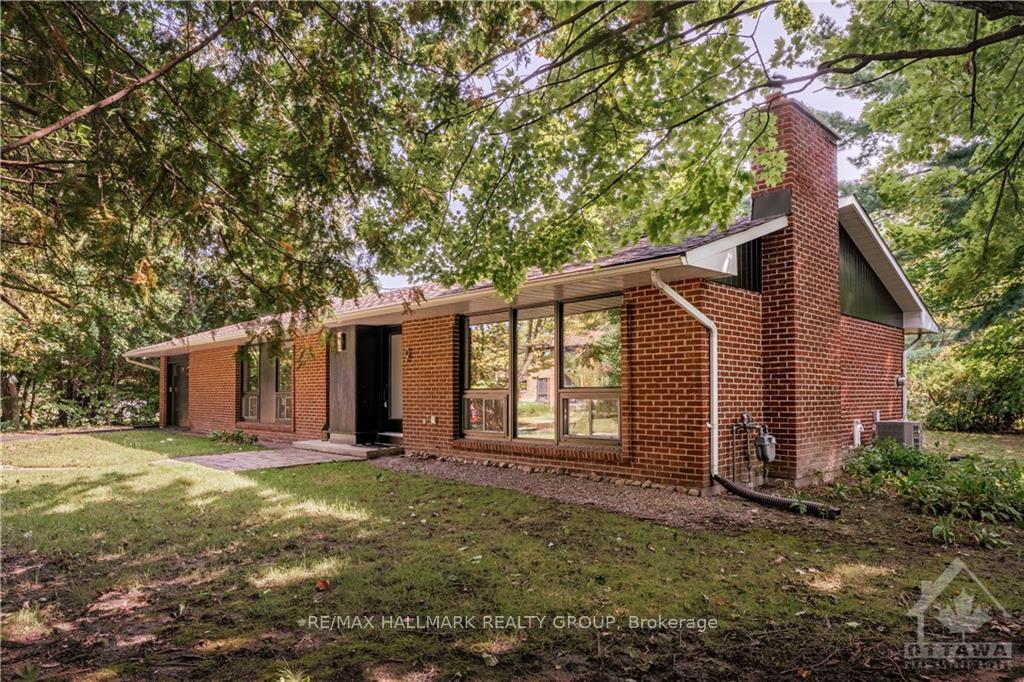 Photo 1 of 9 Kingsford Crescent, Ottawa, Kanata - Beaverbrook — HOMEH