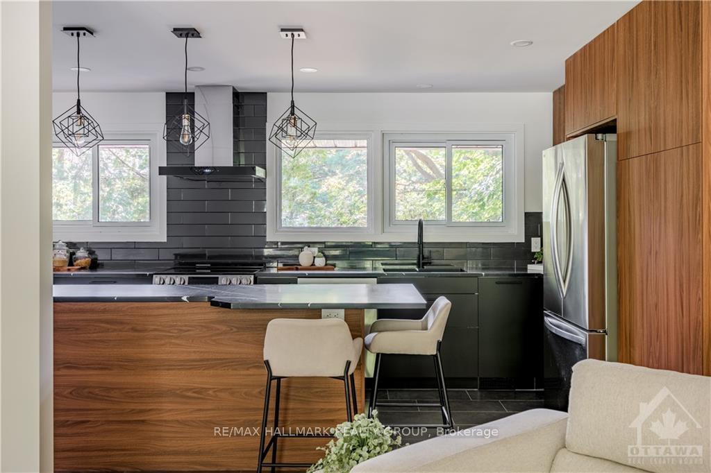 Photo 10 of 9 Kingsford Crescent, Ottawa, Kanata - Beaverbrook — HOMEH