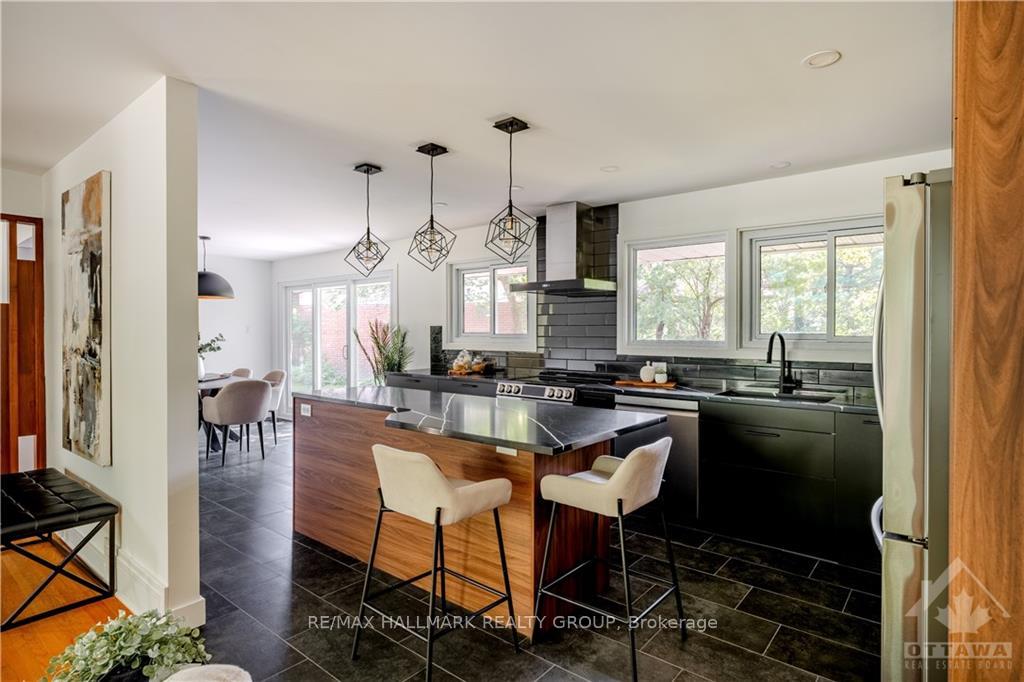 Photo 11 of 9 Kingsford Crescent, Ottawa, Kanata - Beaverbrook — HOMEH