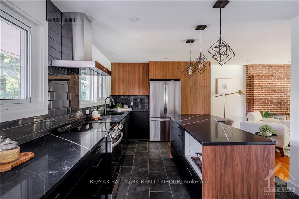 Photo 12 of 9 Kingsford Crescent, Ottawa, Kanata - Beaverbrook — HOMEH