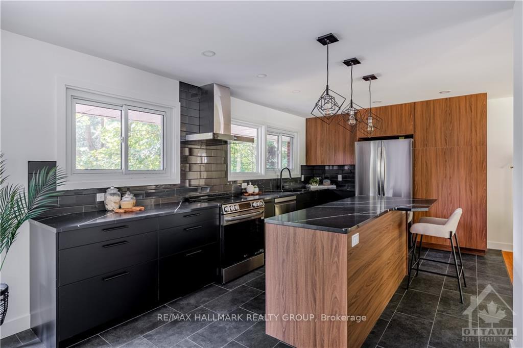 Photo 14 of 9 Kingsford Crescent, Ottawa, Kanata - Beaverbrook — HOMEH