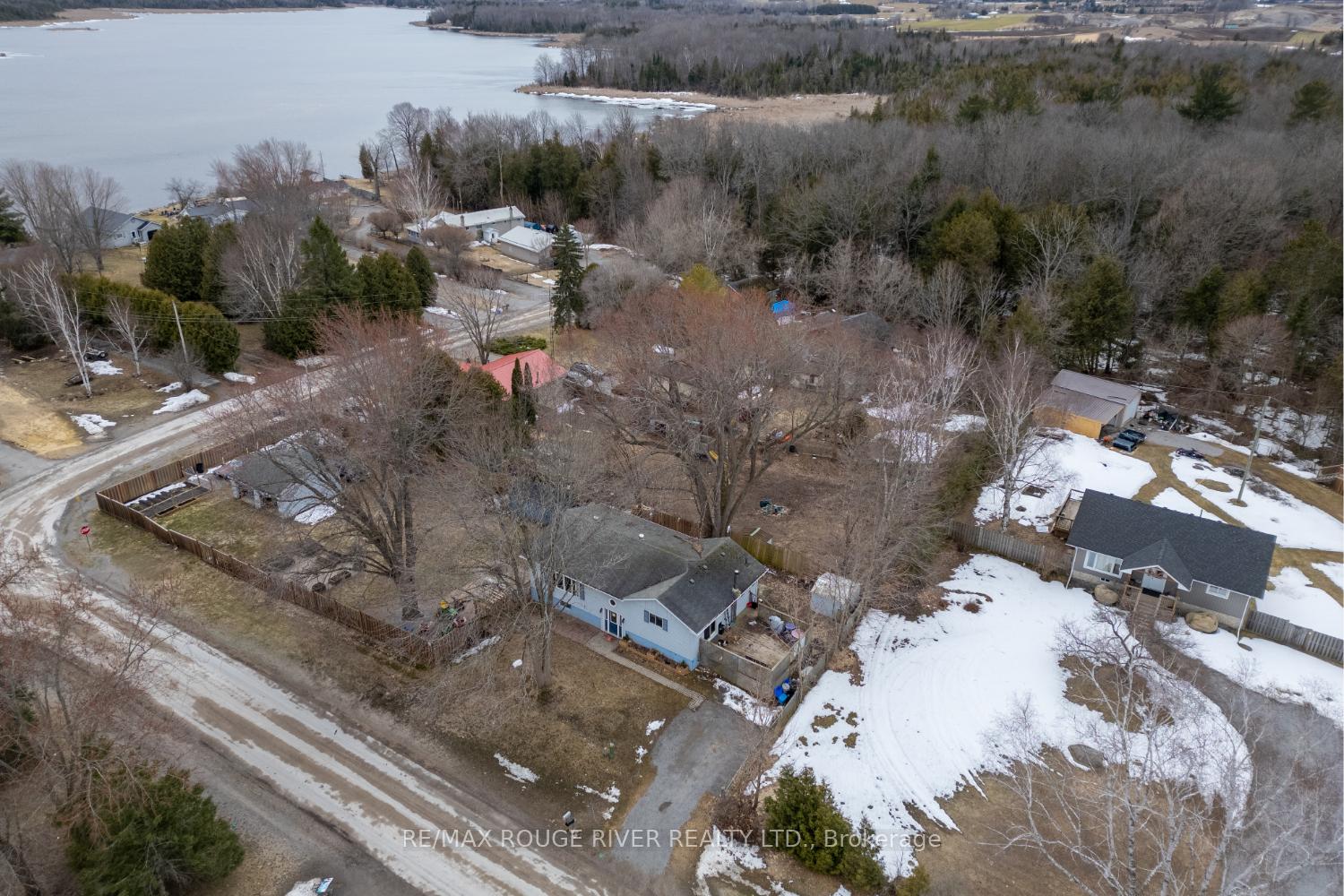 Photo 3 of 7 Woods Avenue, Kawartha Lakes, Omemee — HOMEH