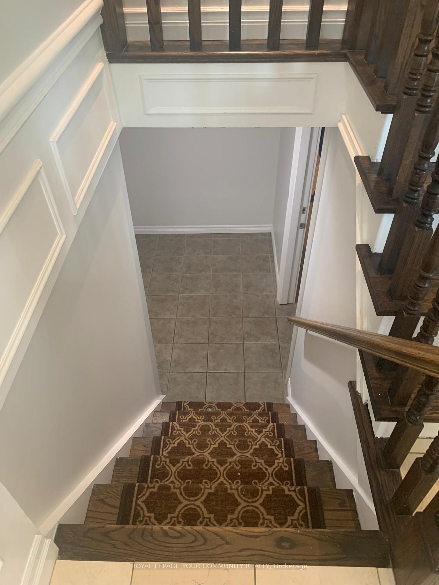 Photo 2 of Unit Basement, 15 Holman Crescent, Aurora, Aurora Highlands — HOMEH