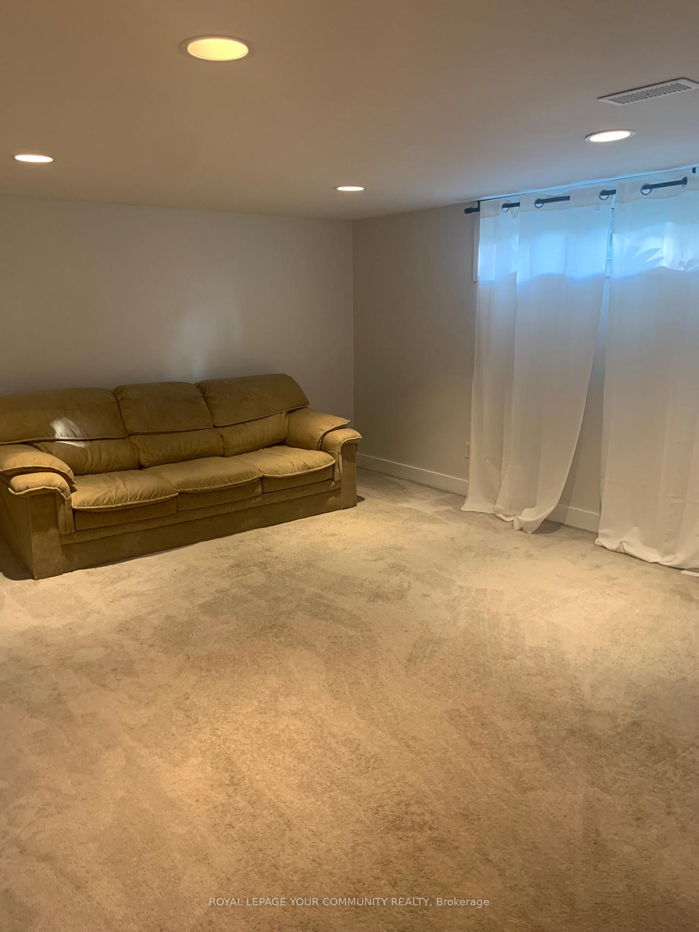 Photo 6 of Unit Basement, 15 Holman Crescent, Aurora, Aurora Highlands — HOMEH