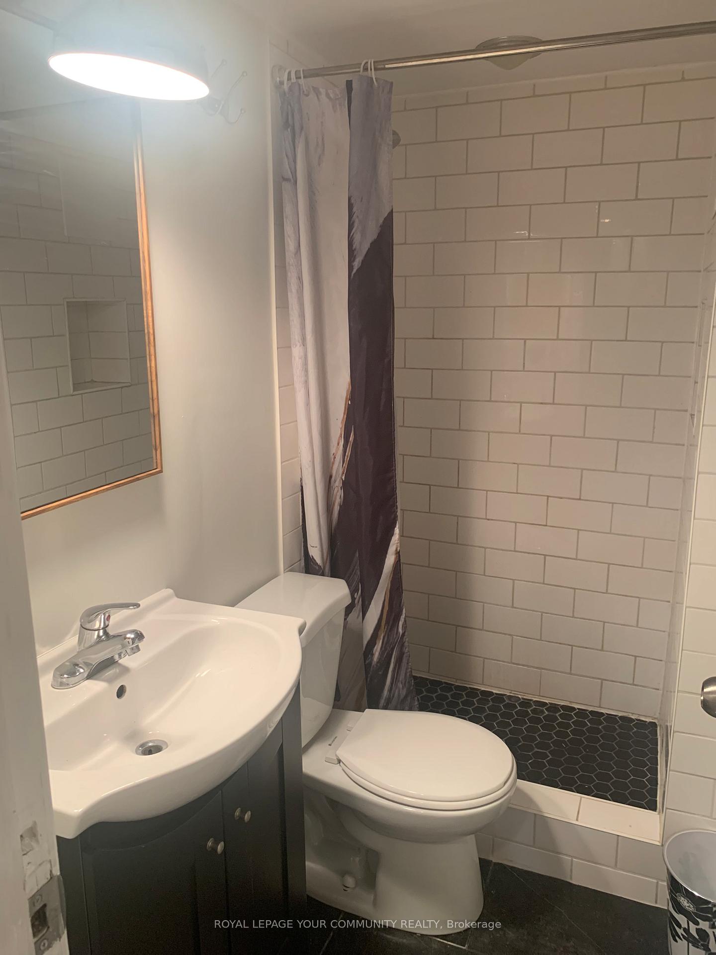 Photo 8 of Unit Basement, 15 Holman Crescent, Aurora, Aurora Highlands — HOMEH