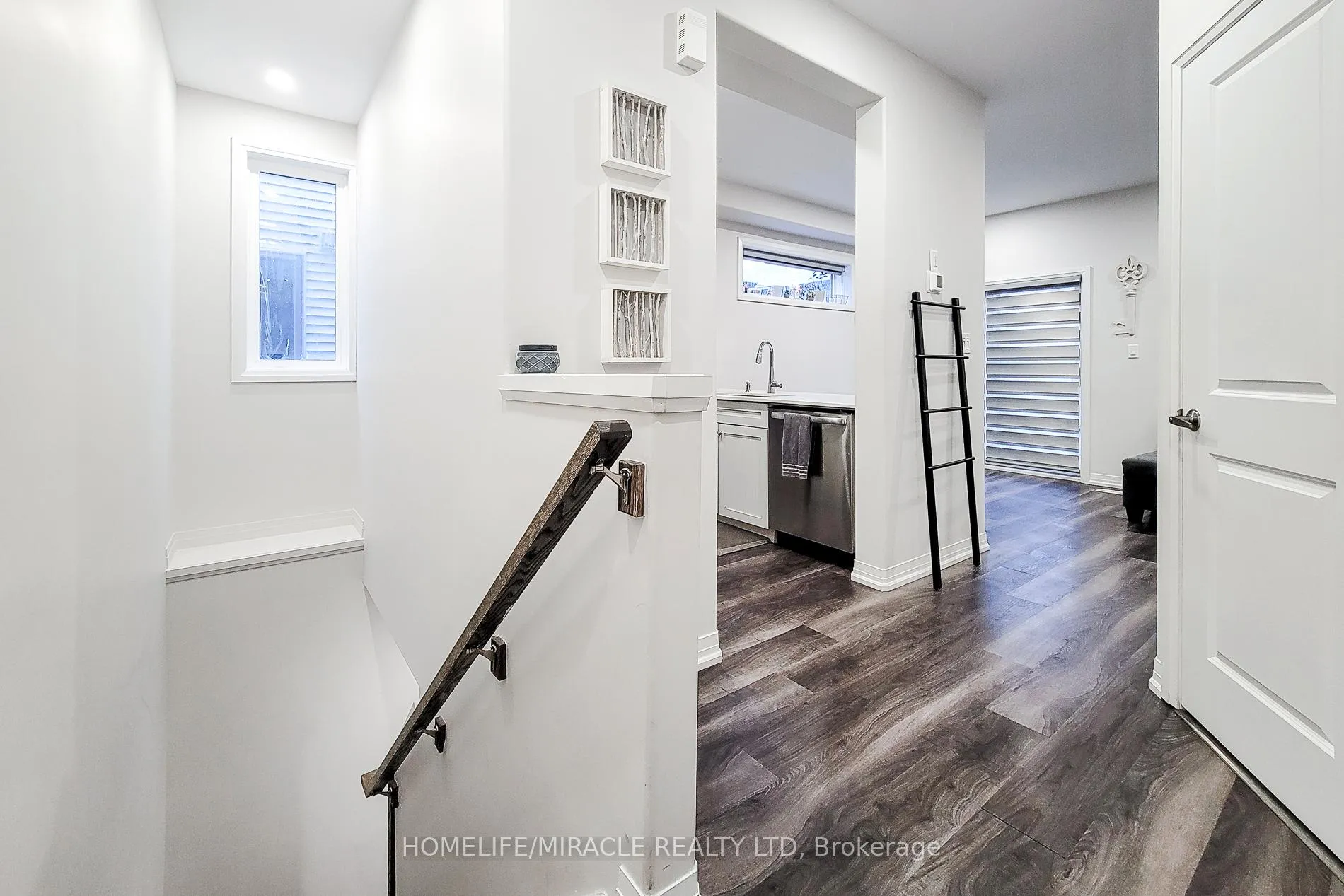 Photo 5 of 575 Woodward Avenue, Hamilton, Parkview — HOMEH