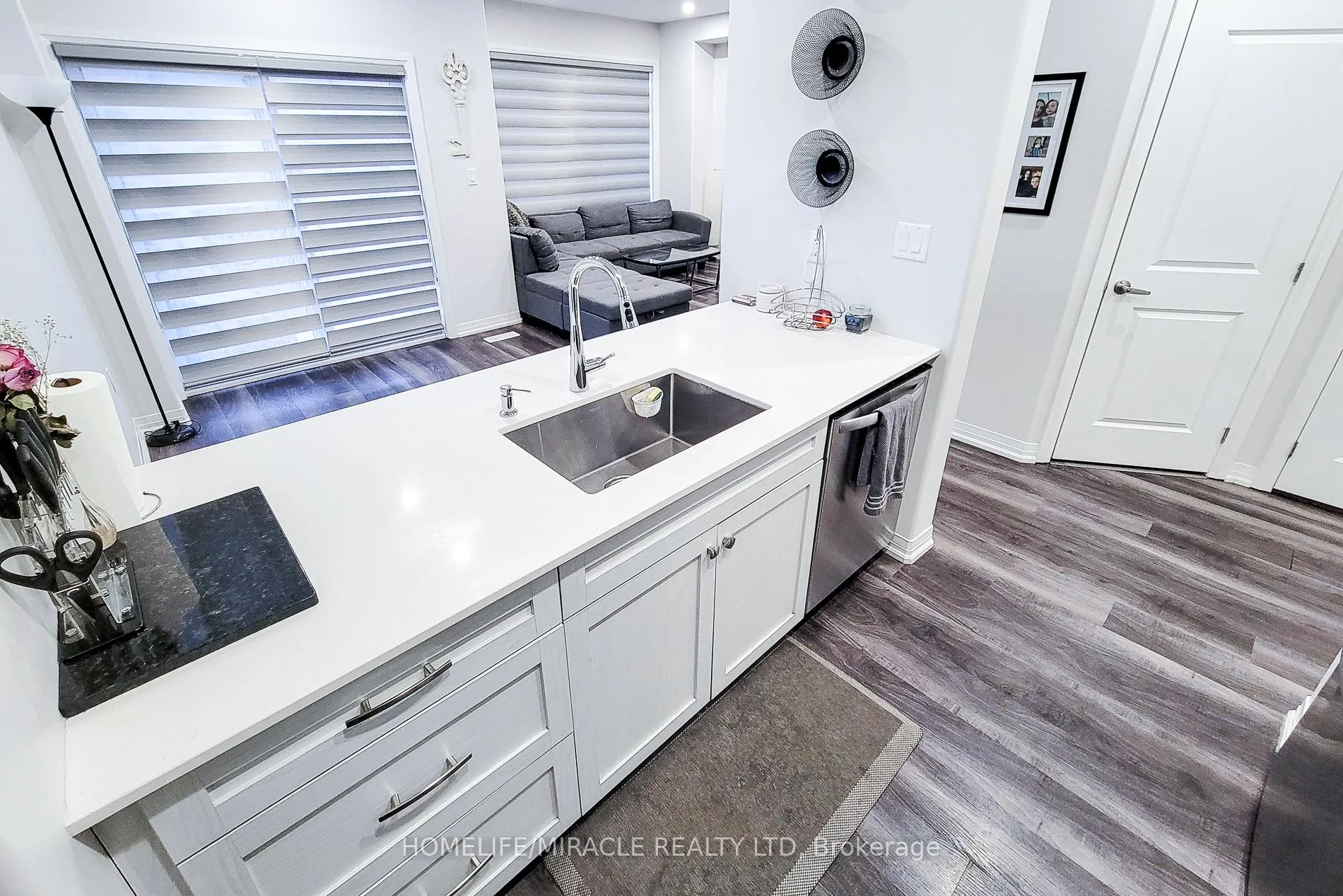 Photo 10 of 575 Woodward Avenue, Hamilton, Parkview — HOMEH